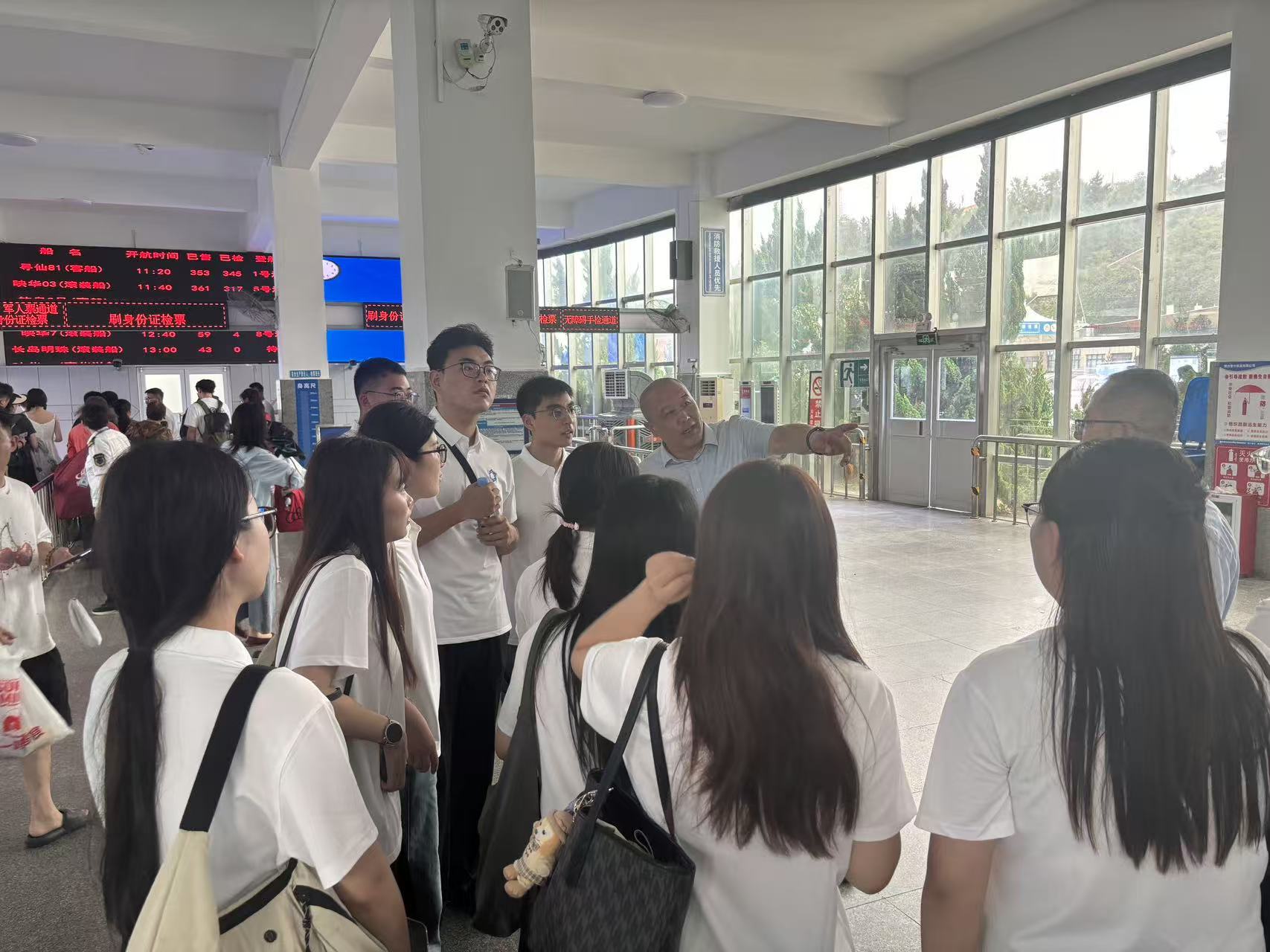 06蓬长客港集团现场观摩学习.jpg 06蓬长客港集团现场观摩学习.jpg