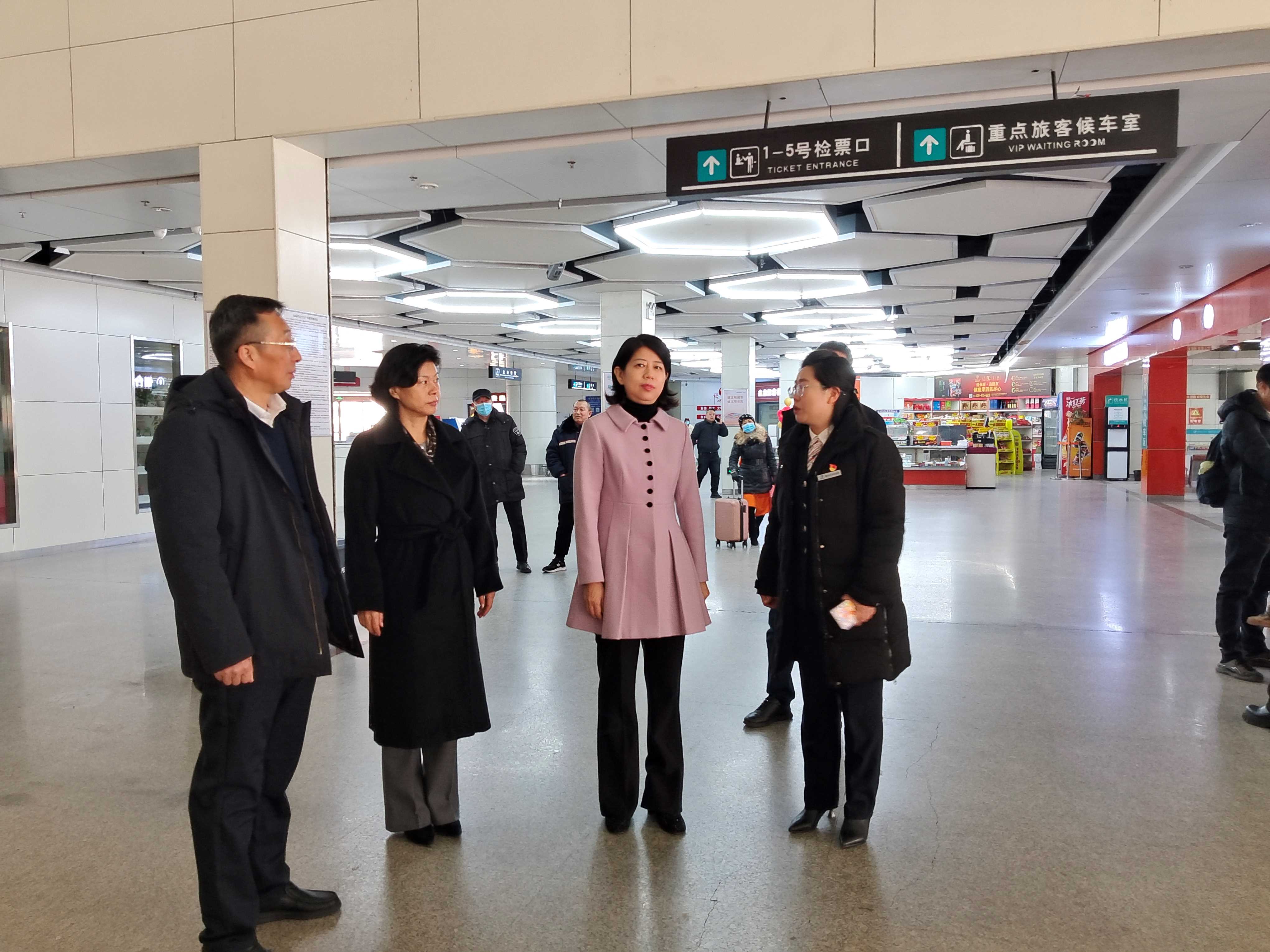 新春走基层|市国资委党委副书记、副主任周红梅到烟台交通集团督导春节期间安全稳定工作