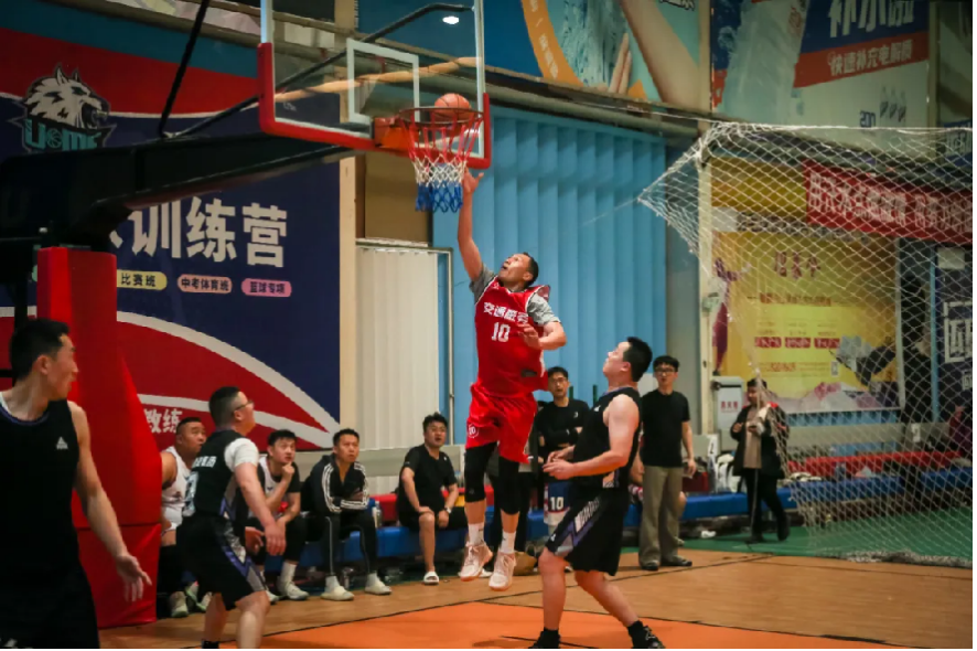 激情碰撞 拼搏共赢 第二届“烟台交通集团杯”职工男子篮球比赛顺利举行