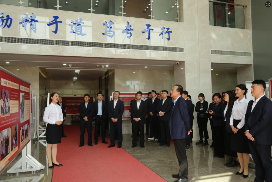 “中华好家风”主题展走进烟台交通集团